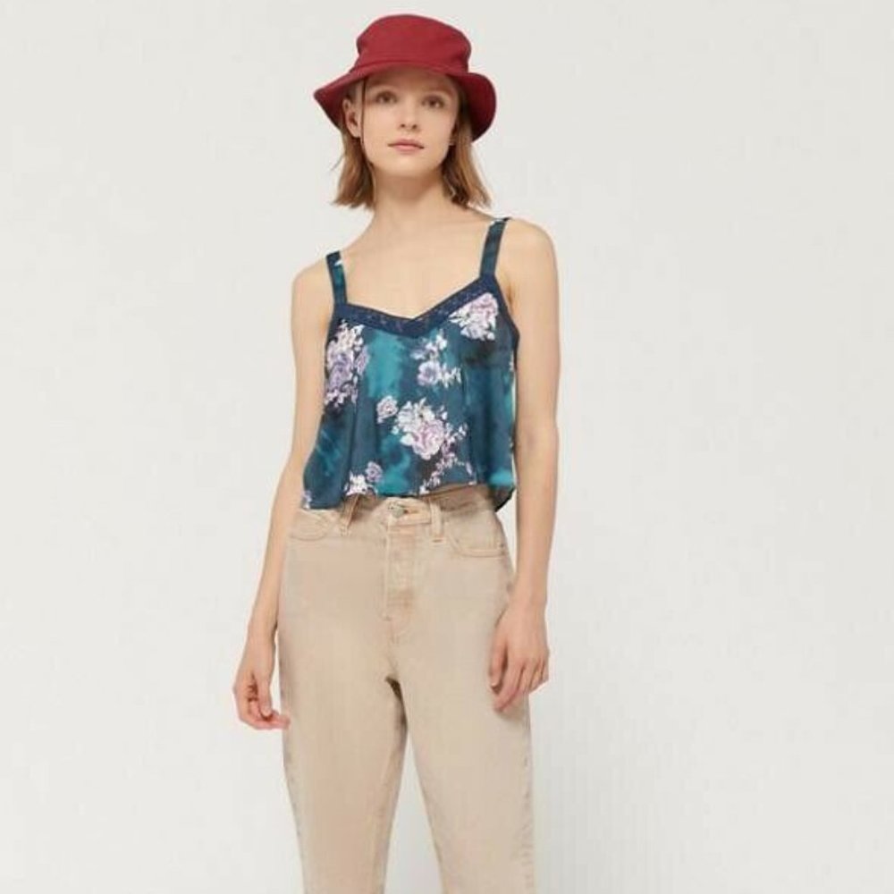 Urban Outfitters Y2K Leandra Crop Tank Top